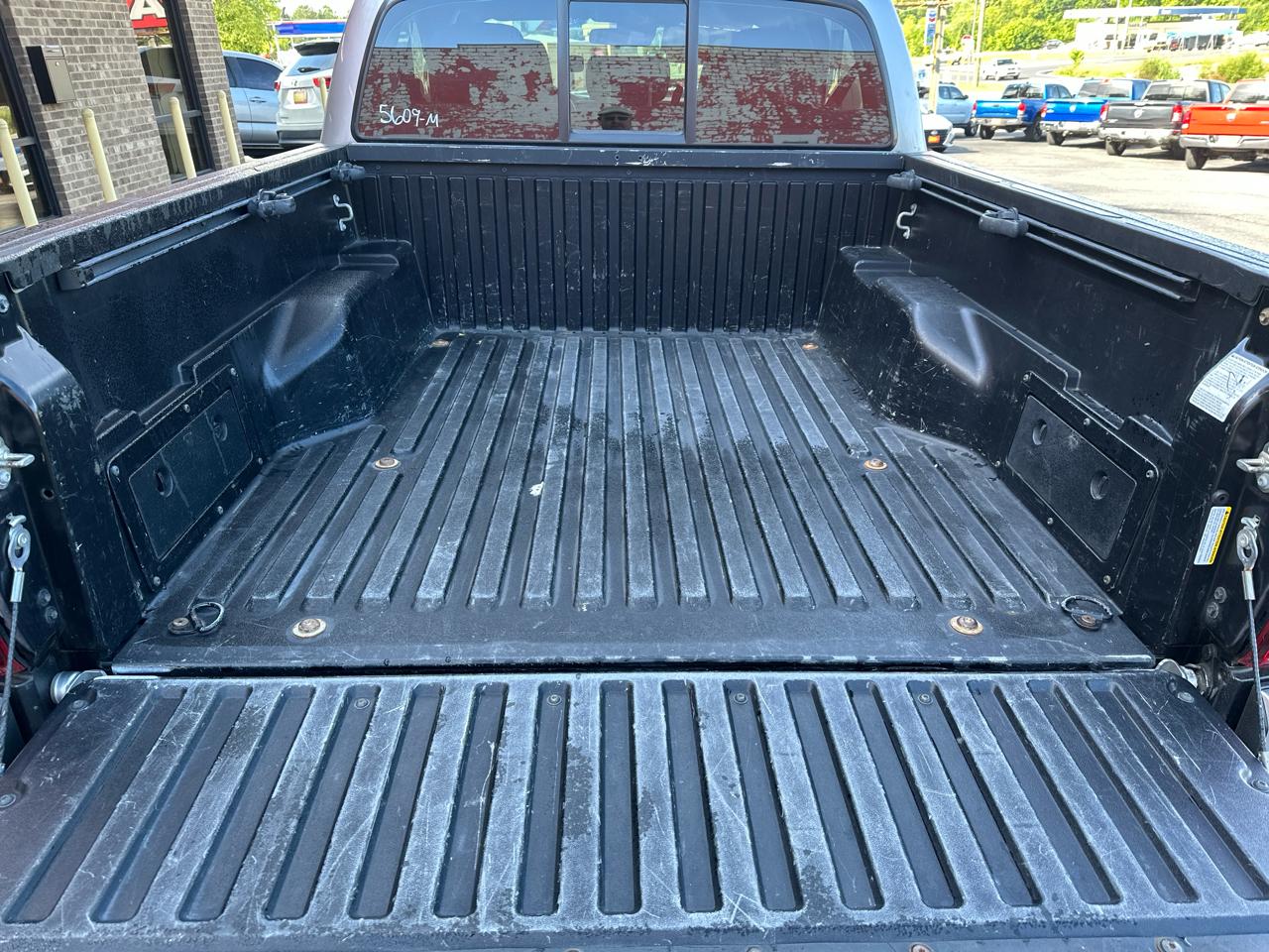 Toyota Tacoma SR Double Cab 5' Bed I4 4x2 AT (Natl) 2018