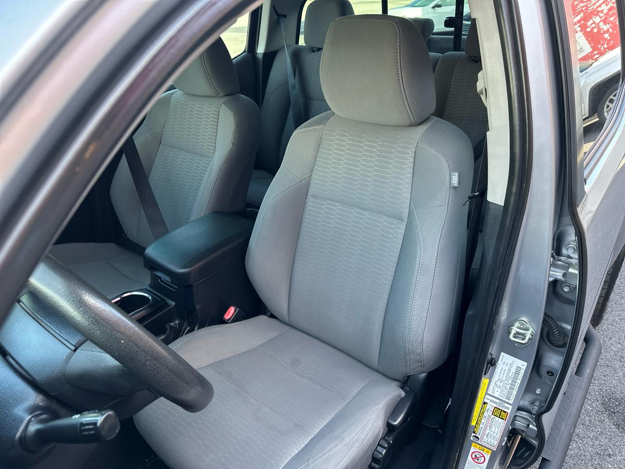 Toyota Tacoma SR Double Cab 5' Bed I4 4x2 AT (Natl) 2018