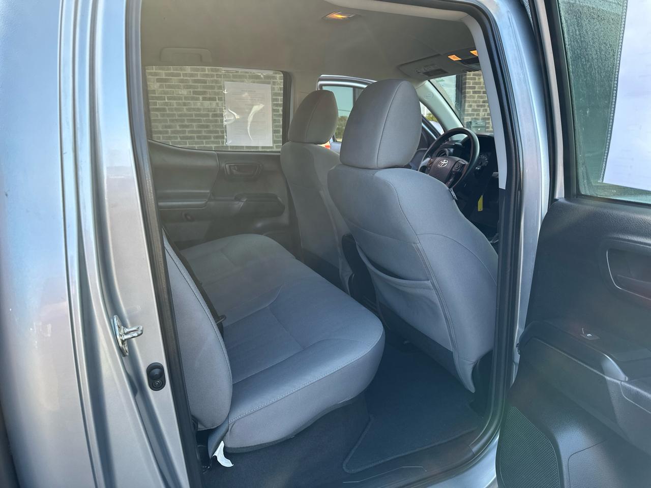 Toyota Tacoma SR Double Cab 5' Bed I4 4x2 AT (Natl) 2018