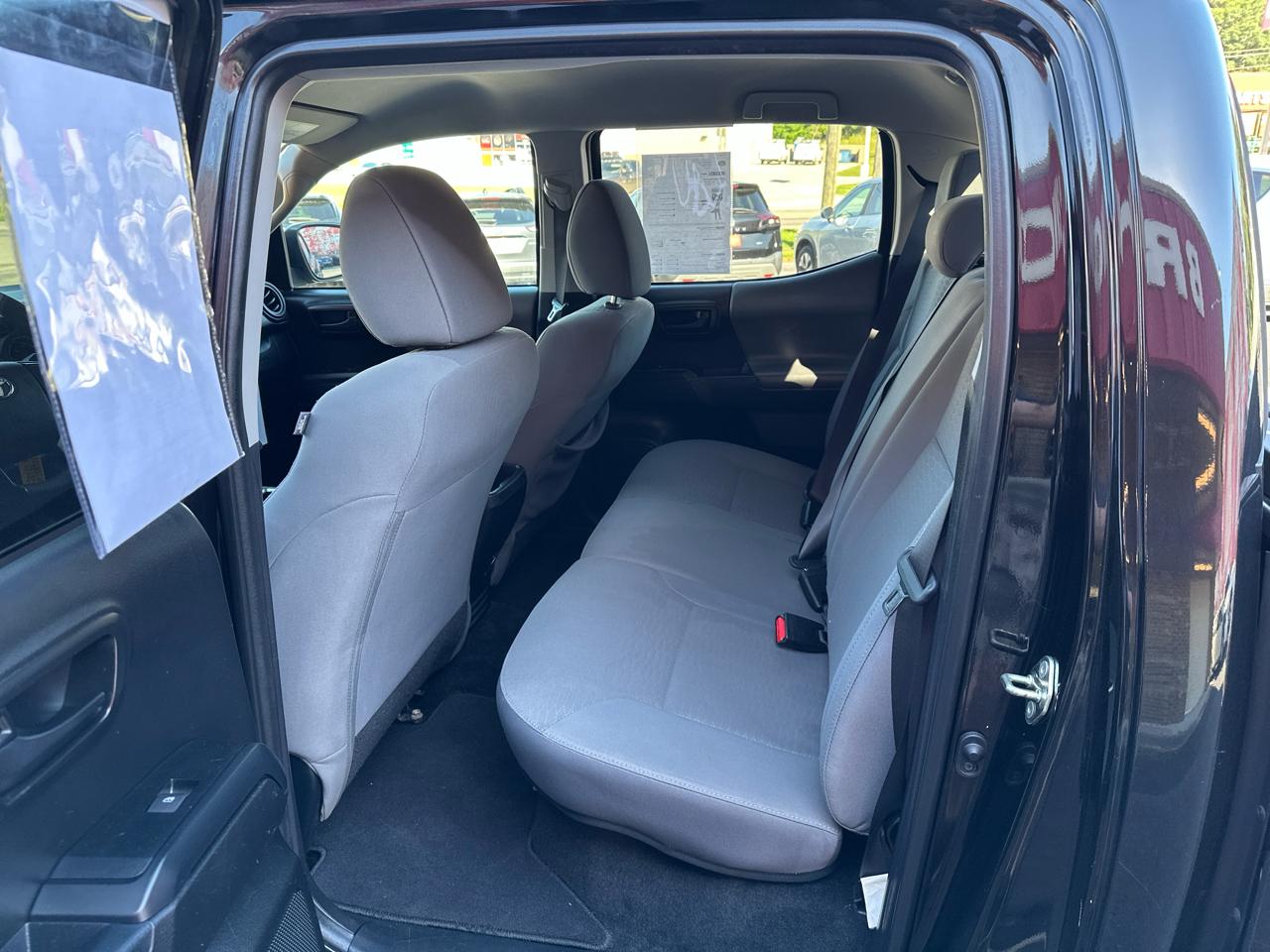 Toyota Tacoma 2WD SR5 Double Cab 5' Bed I4 AT (Natl) 2019