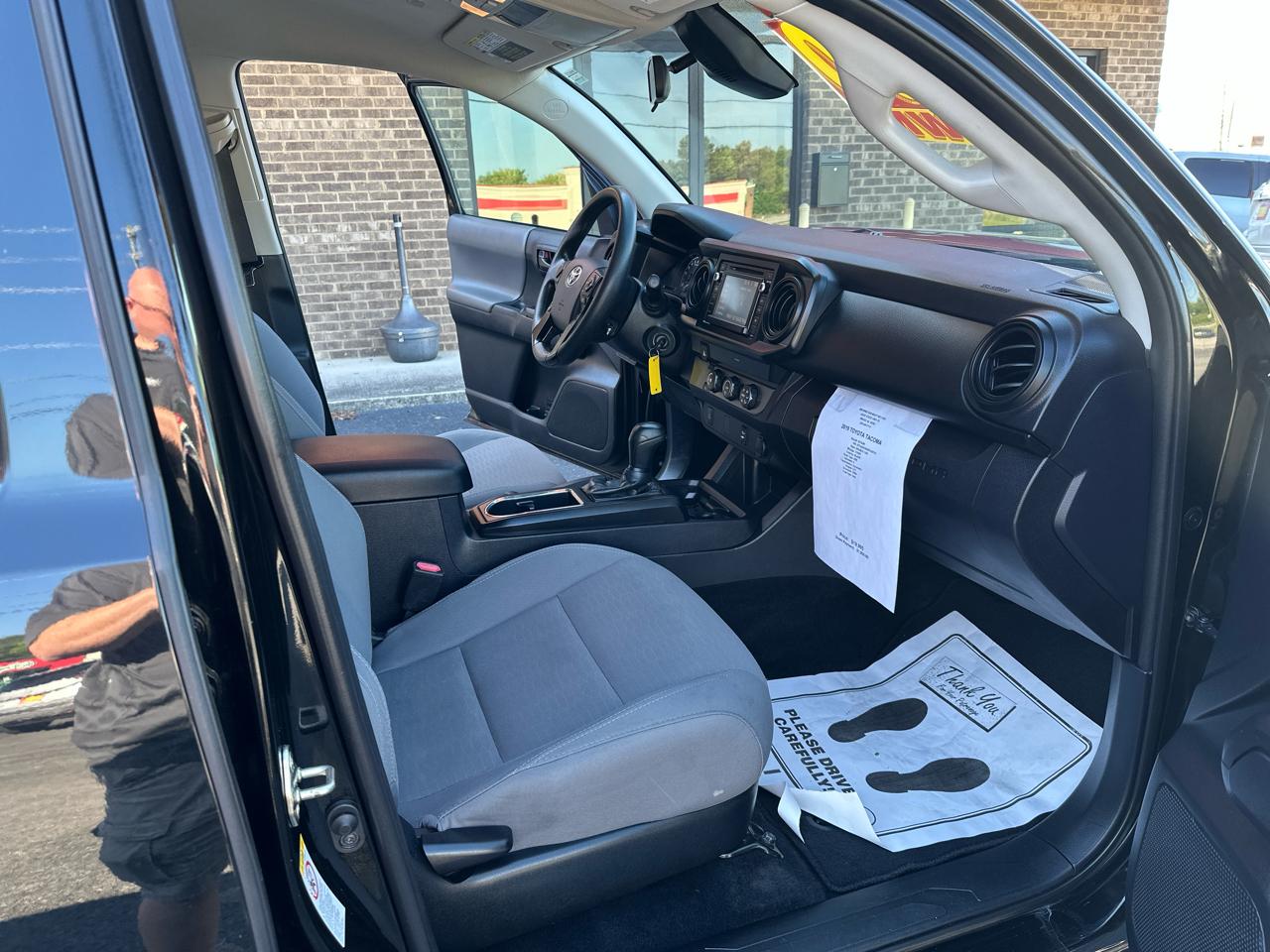 Toyota Tacoma 2WD SR5 Double Cab 5' Bed I4 AT (Natl) 2019