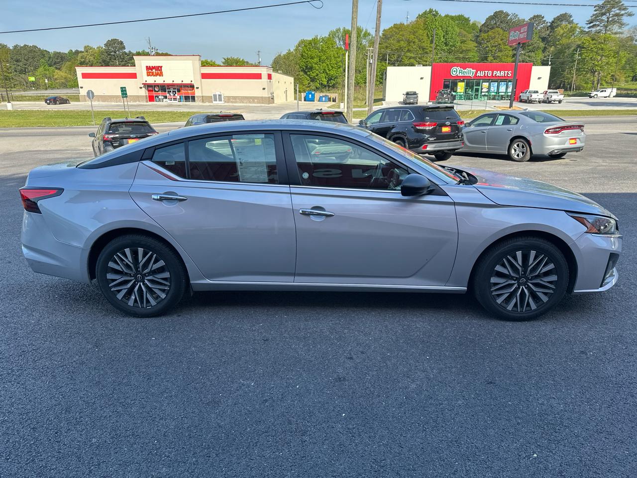 Nissan Altima 2.5 SV Sedan 2024