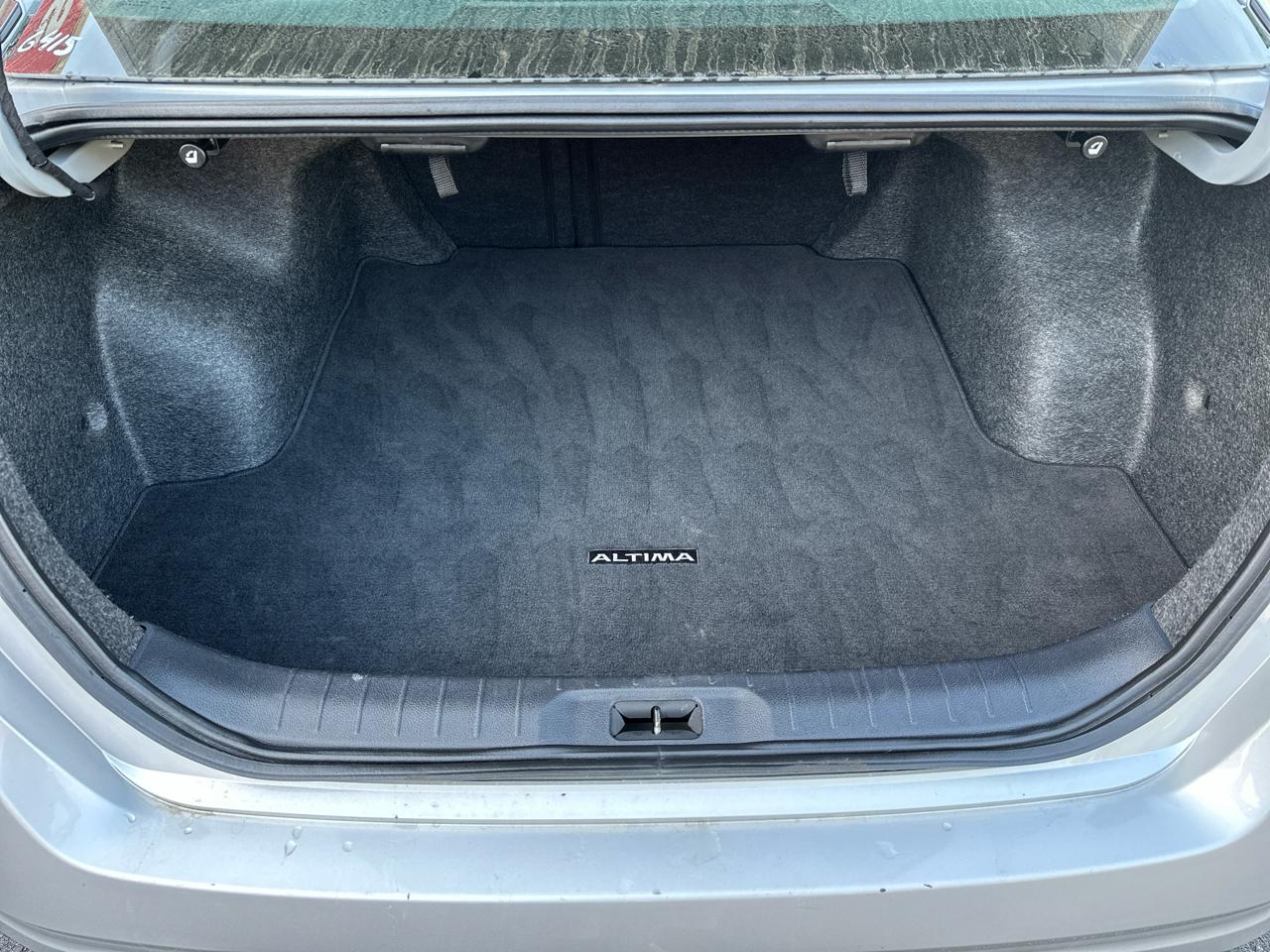 Nissan Altima 2.5 SV Sedan 2024