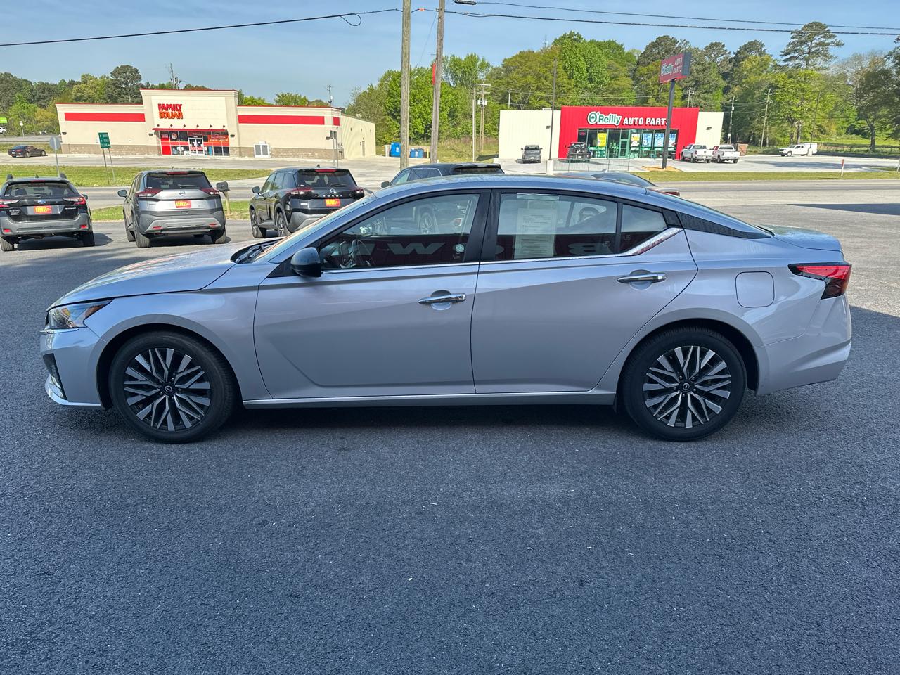 Nissan Altima 2.5 SV Sedan 2024