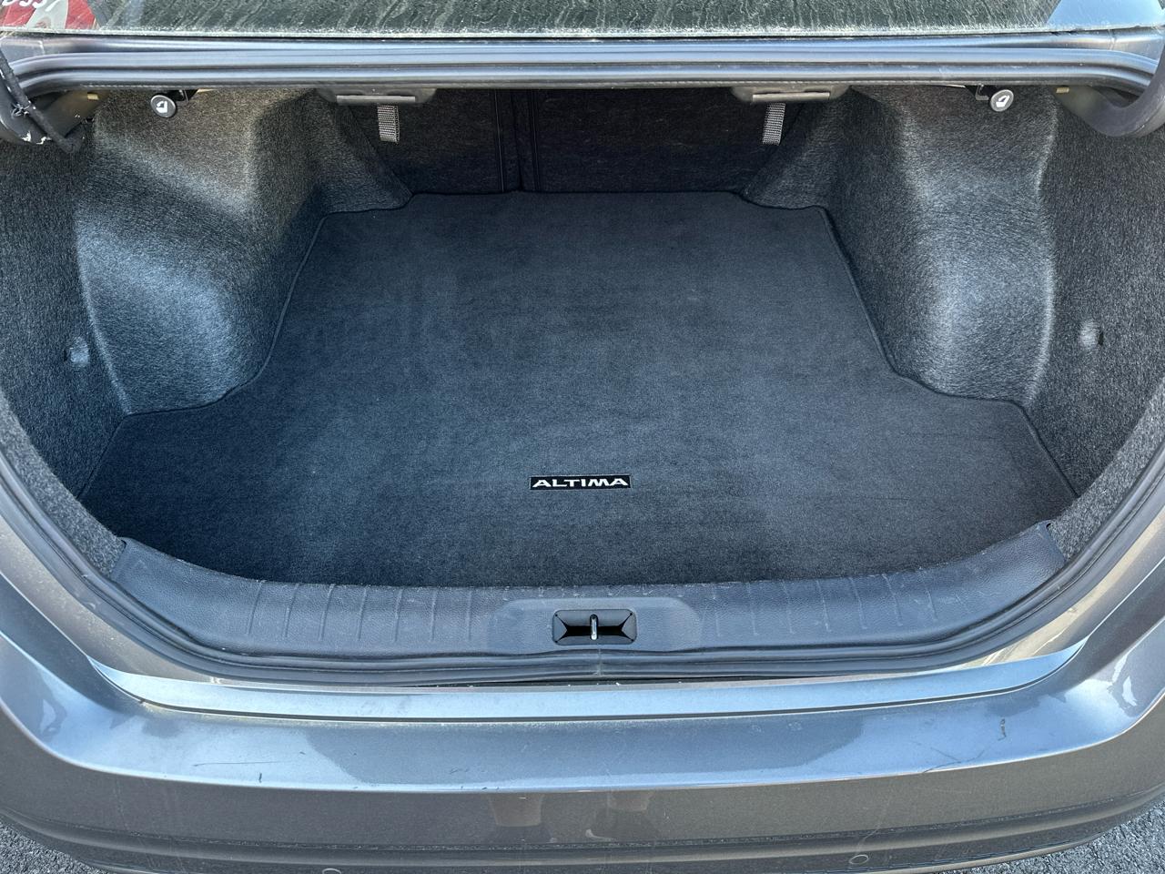 Nissan Altima 2.5 SV Sedan 2024