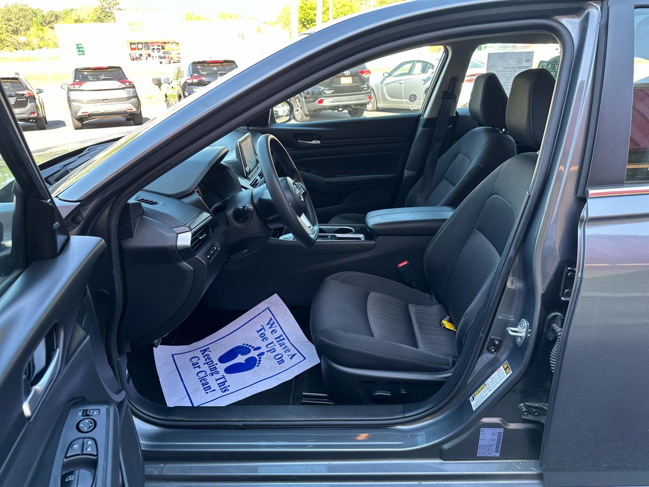 Nissan Altima 2.5 SV Sedan 2024