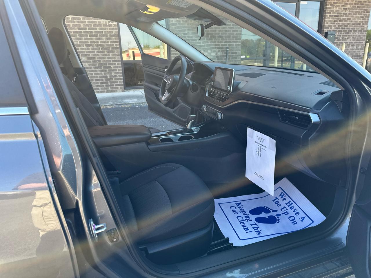 Nissan Altima 2.5 SV Sedan 2024