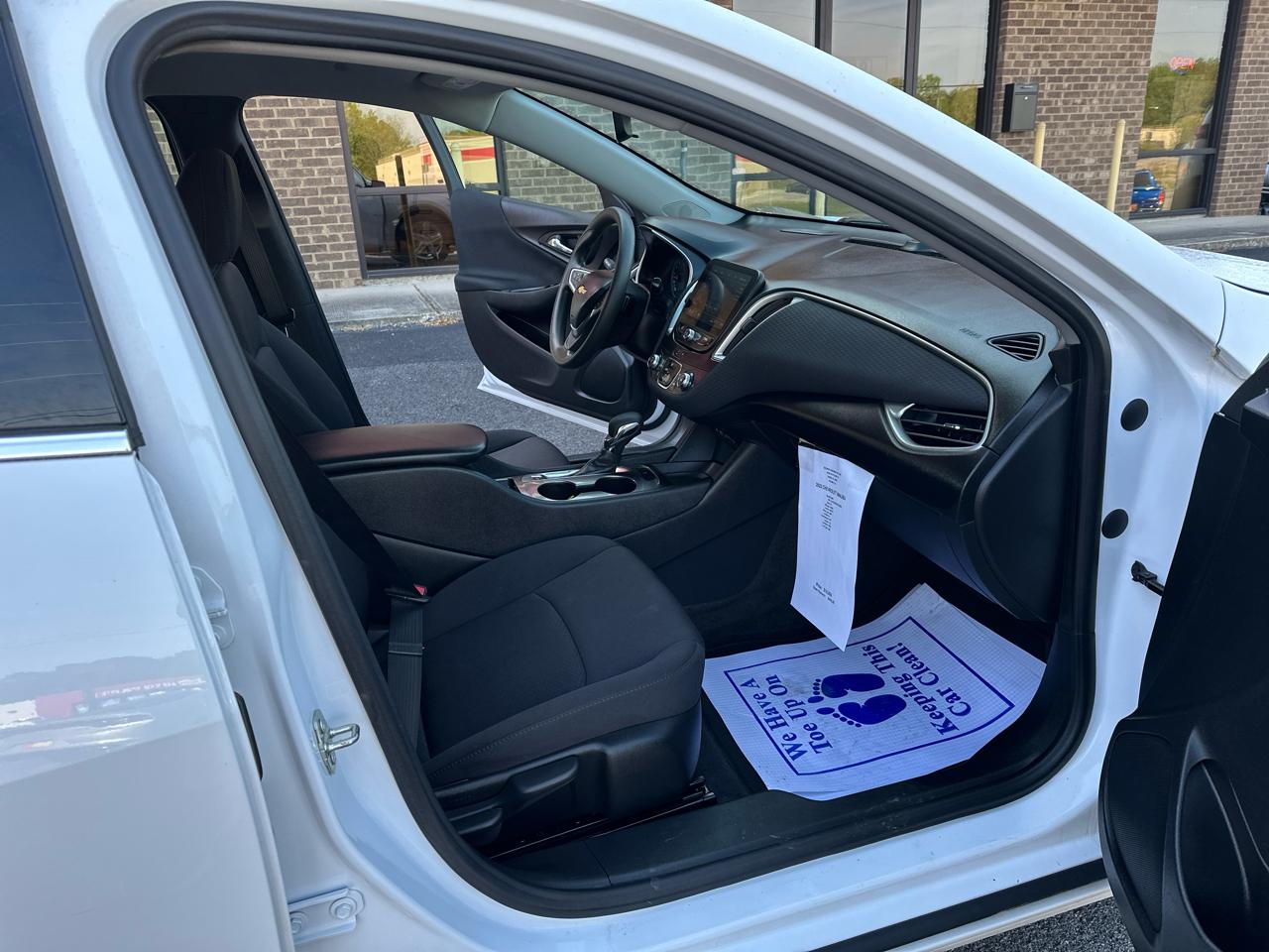 Chevrolet Malibu 4dr Sdn LS w/1FL 2023