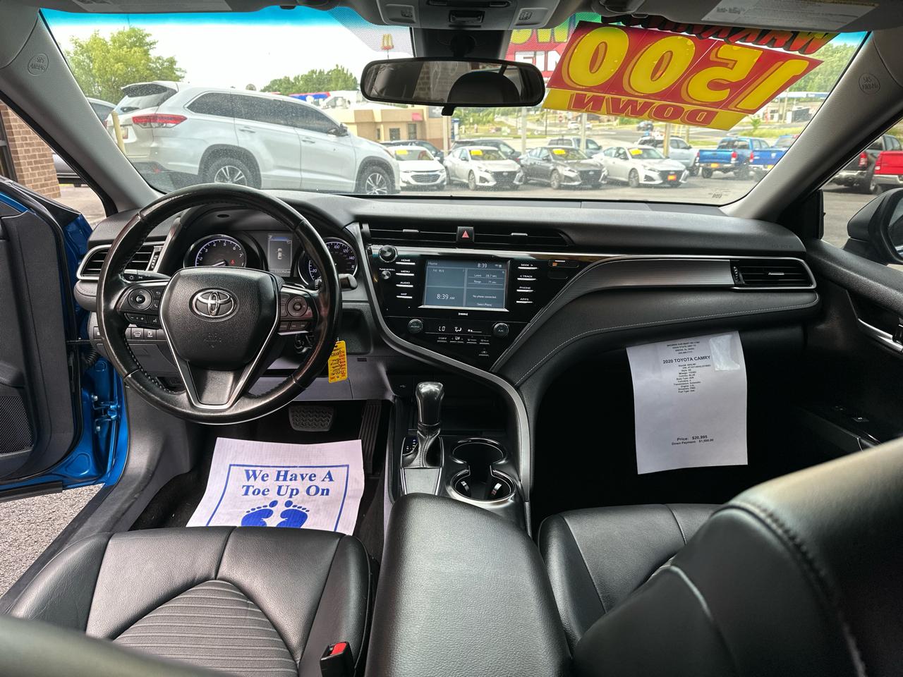 Toyota Camry SE Auto (Natl) 2020