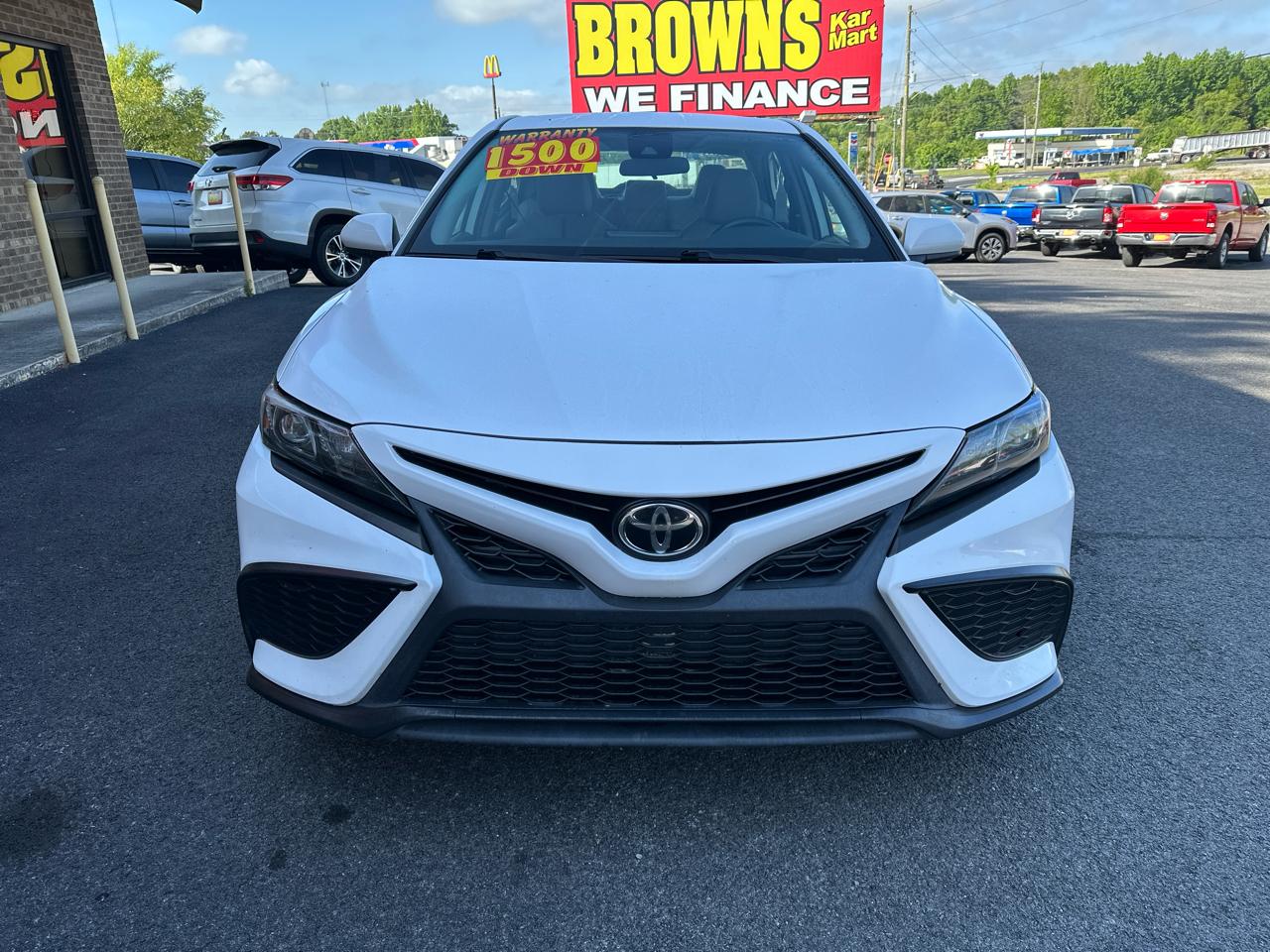 Toyota Camry SE Auto (Natl) 2021