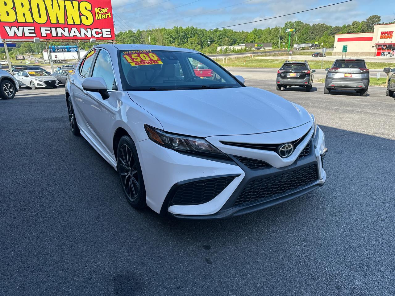 Toyota Camry SE Auto (Natl) 2021