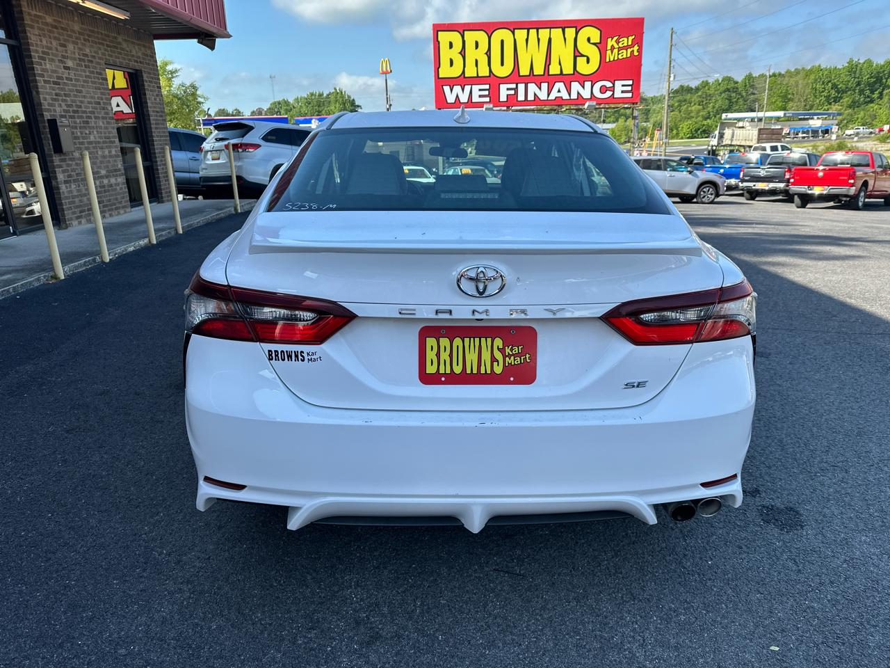 Toyota Camry SE Auto (Natl) 2021