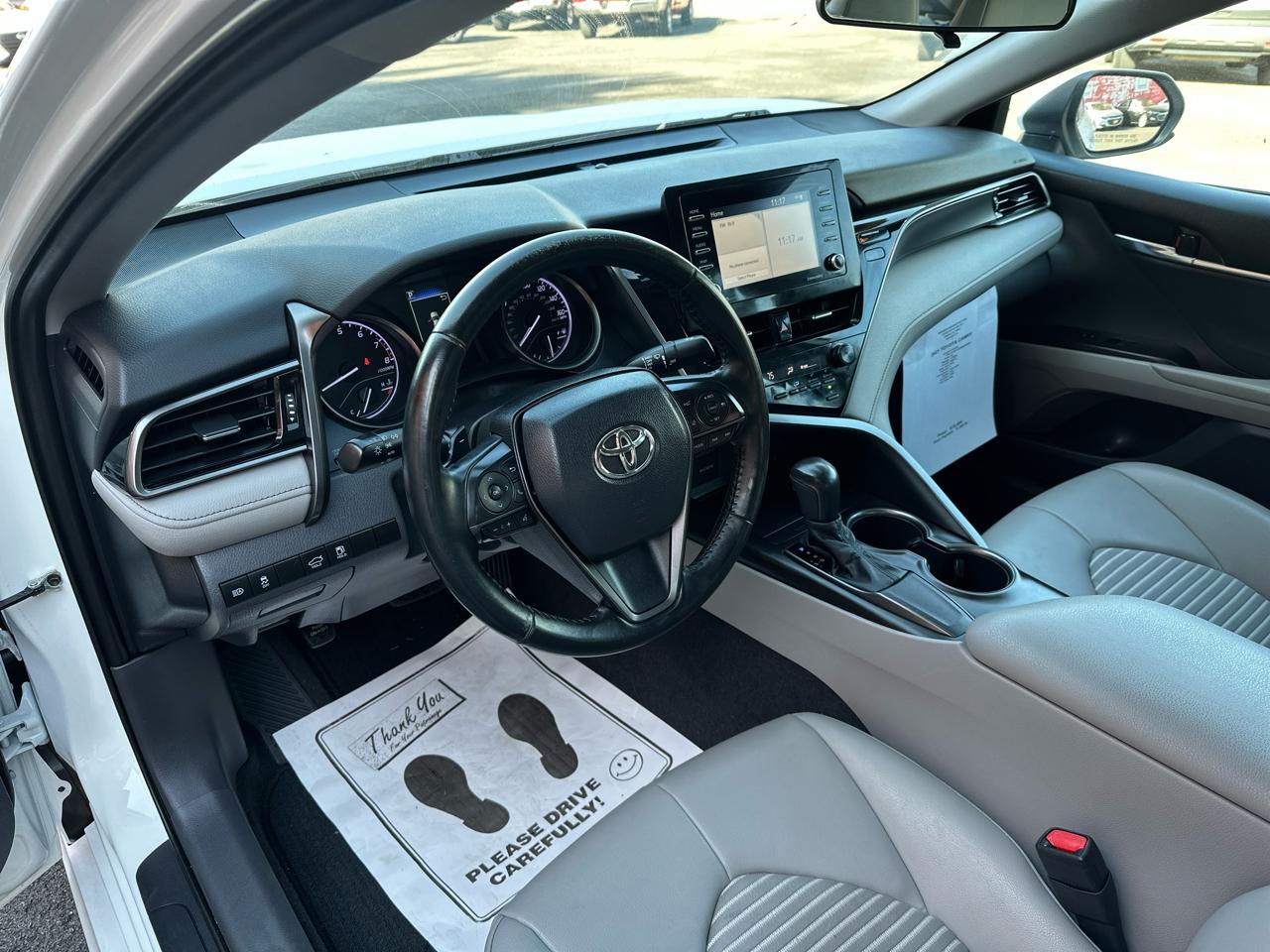 Toyota Camry SE Auto (Natl) 2021