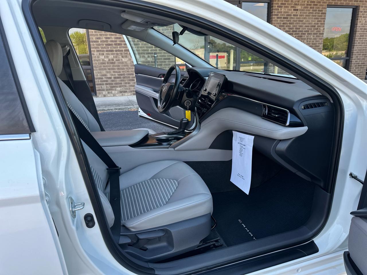 Toyota Camry SE Auto (Natl) 2021