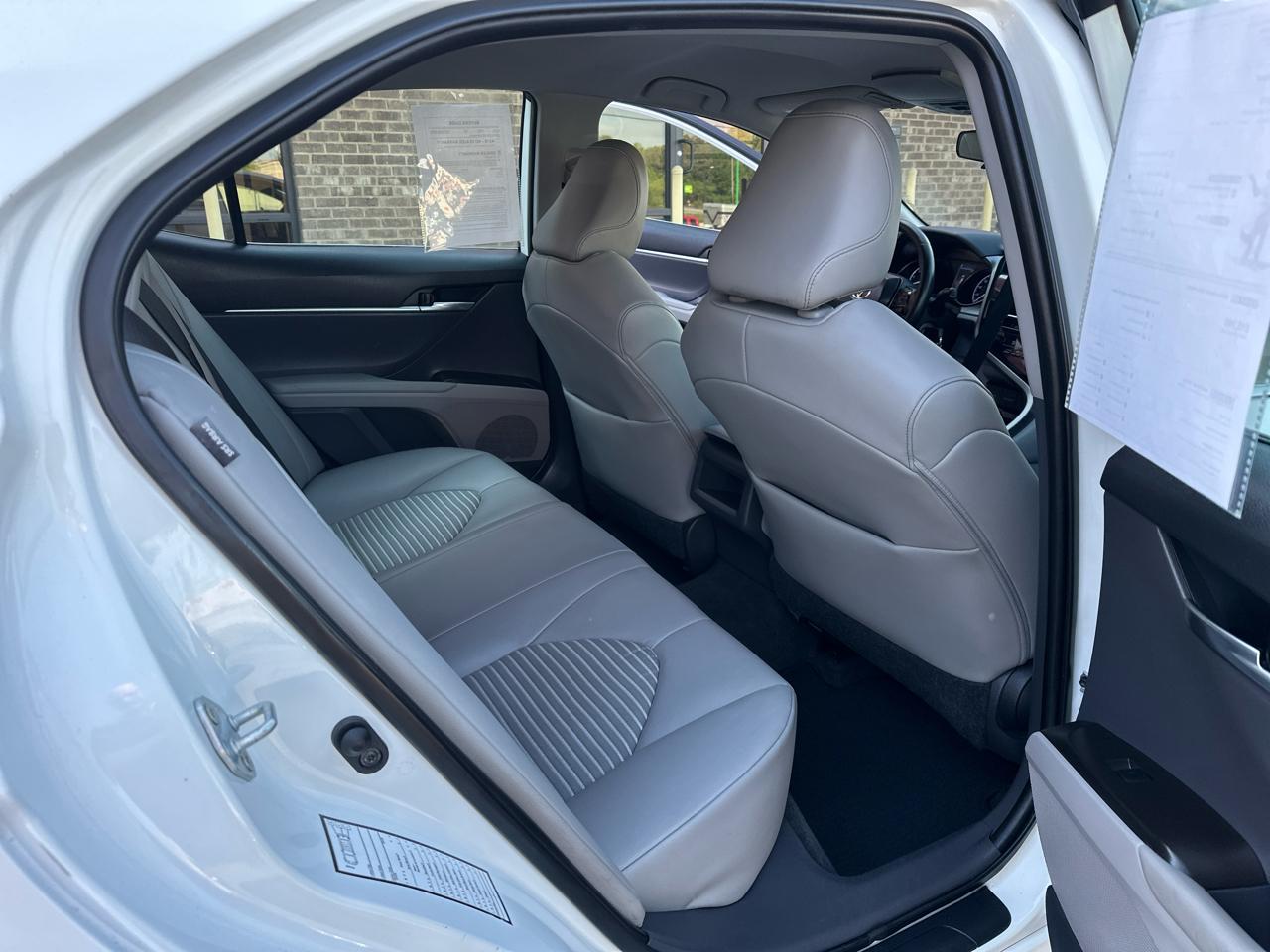 Toyota Camry SE Auto (Natl) 2021