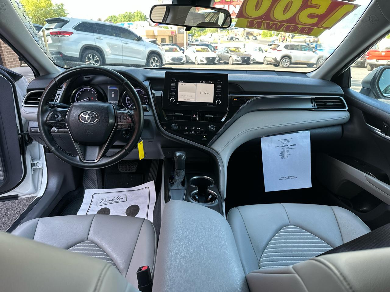 Toyota Camry SE Auto (Natl) 2021