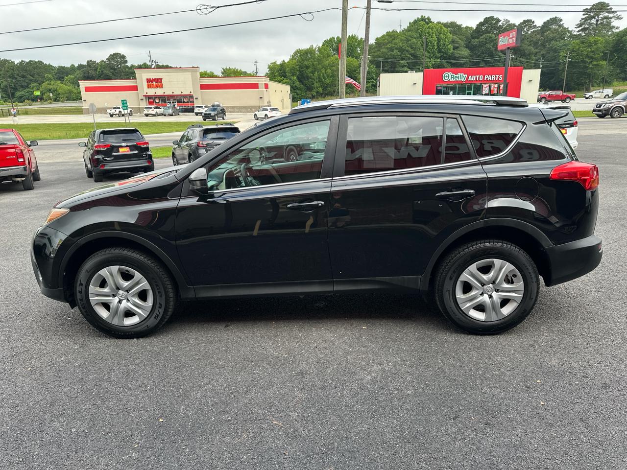 Toyota RAV4 FWD 4dr LE (Natl) 2013