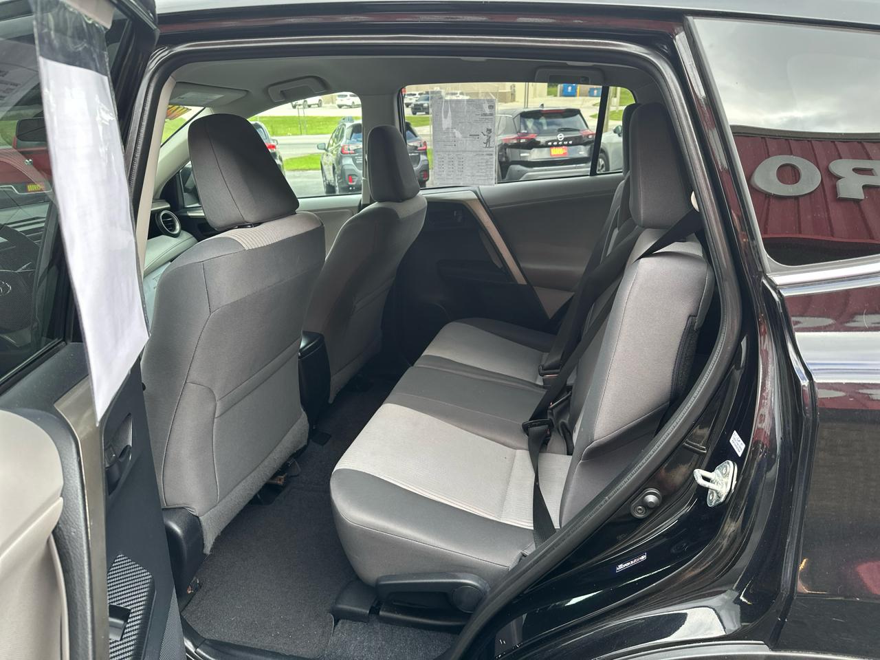 Toyota RAV4 FWD 4dr LE (Natl) 2013