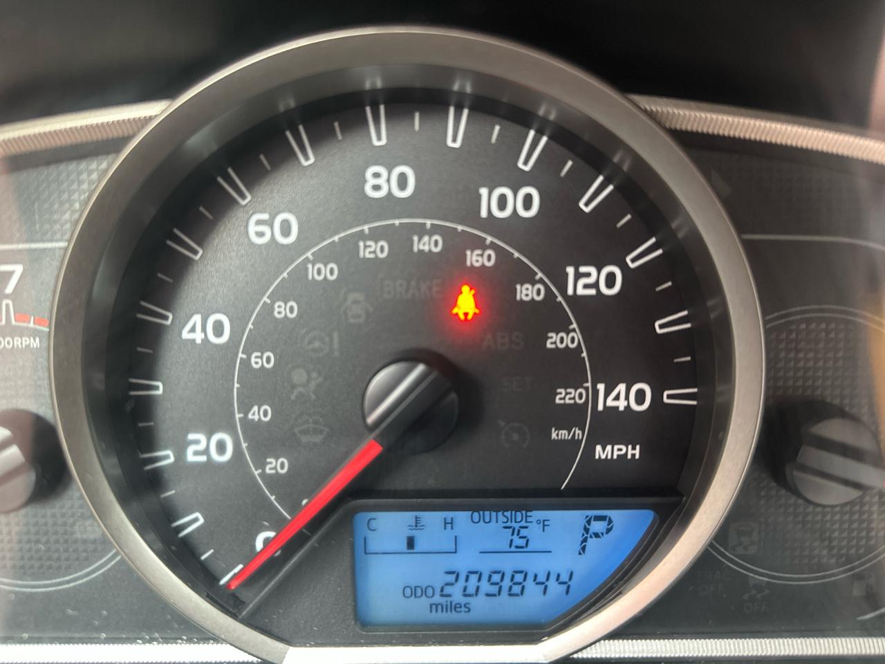 Toyota RAV4 FWD 4dr LE (Natl) 2013