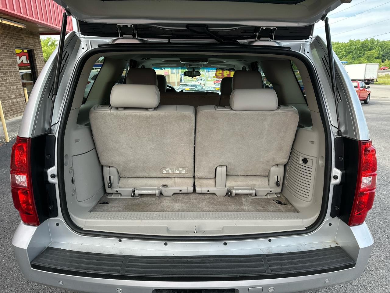 Chevrolet Tahoe 2WD 4dr 1500 LT 2013
