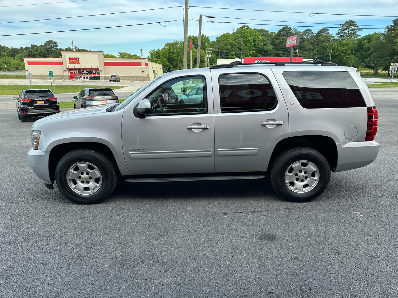 Chevrolet Tahoe 2WD 4dr 1500 LT 2013