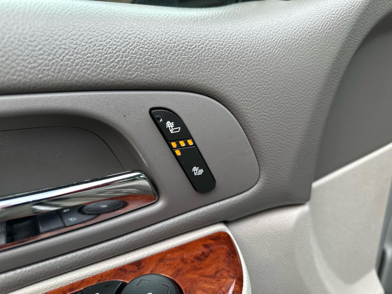 Chevrolet Tahoe 2WD 4dr 1500 LT 2013