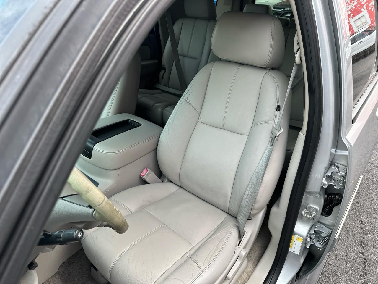 Chevrolet Tahoe 2WD 4dr 1500 LT 2013