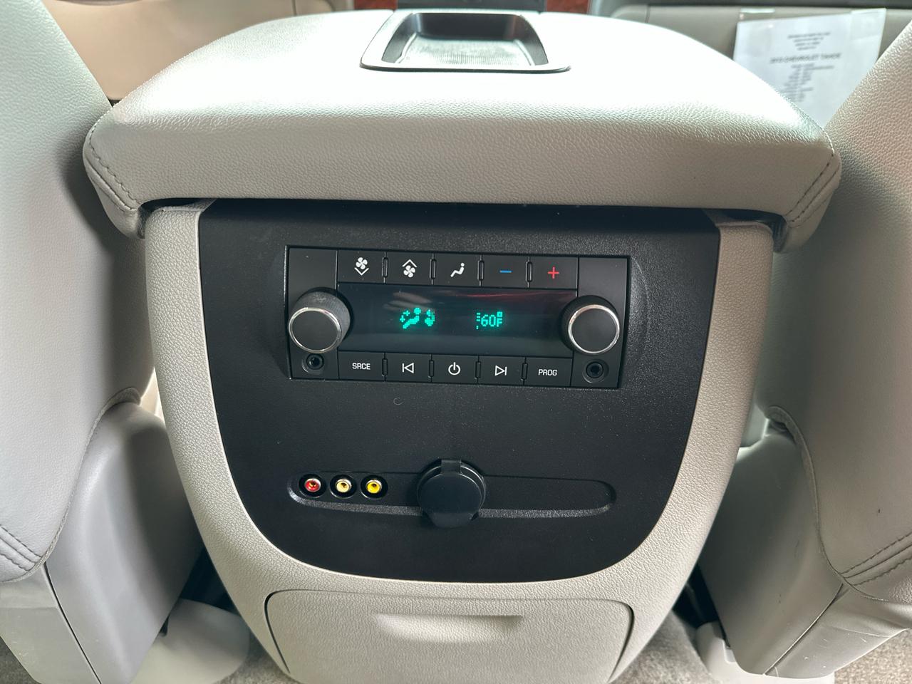 Chevrolet Tahoe 2WD 4dr 1500 LT 2013