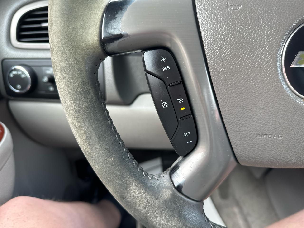 Chevrolet Tahoe 2WD 4dr 1500 LT 2013