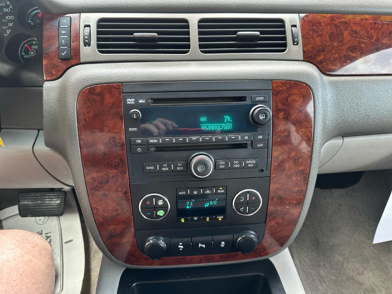 Chevrolet Tahoe 2WD 4dr 1500 LT 2013