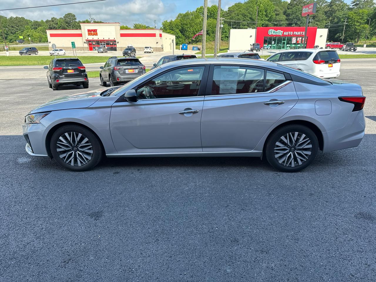 Nissan Altima 2.5 SV Sedan 2024