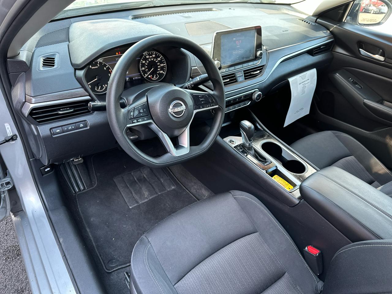 Nissan Altima 2.5 SV Sedan 2024