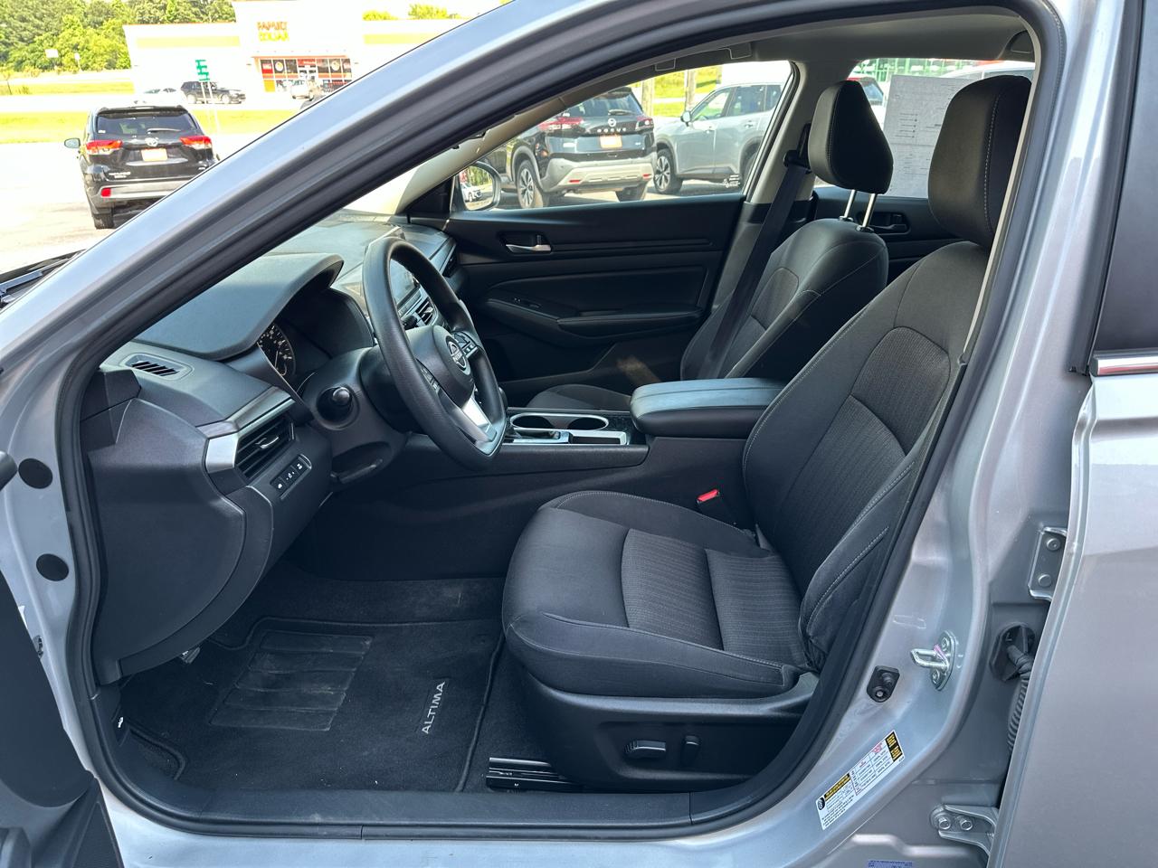 Nissan Altima 2.5 SV Sedan 2024
