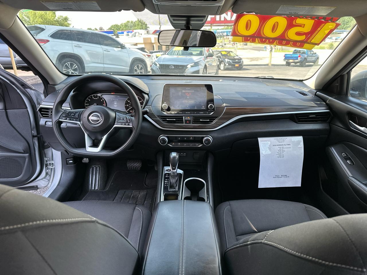 Nissan Altima 2.5 SV Sedan 2024
