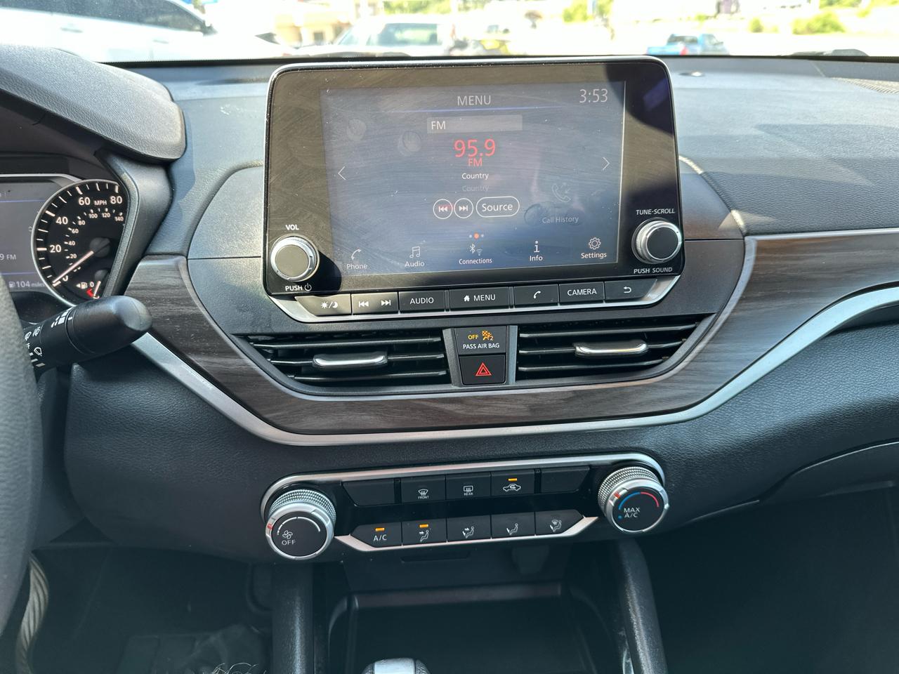 Nissan Altima 2.5 SV Sedan 2024