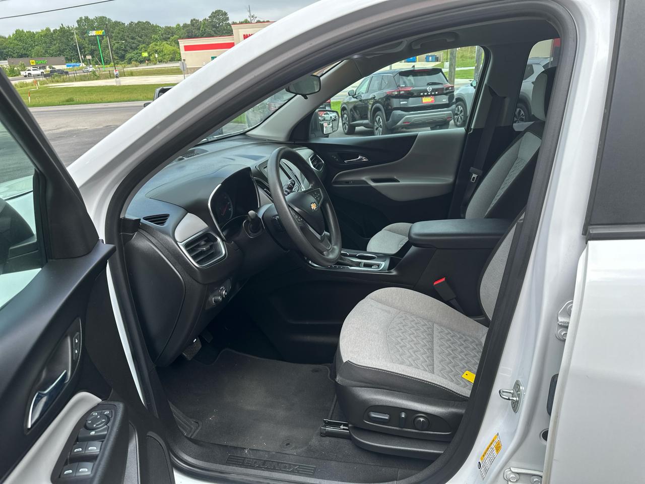 Chevrolet Equinox FWD 4dr LS w/1FL 2022