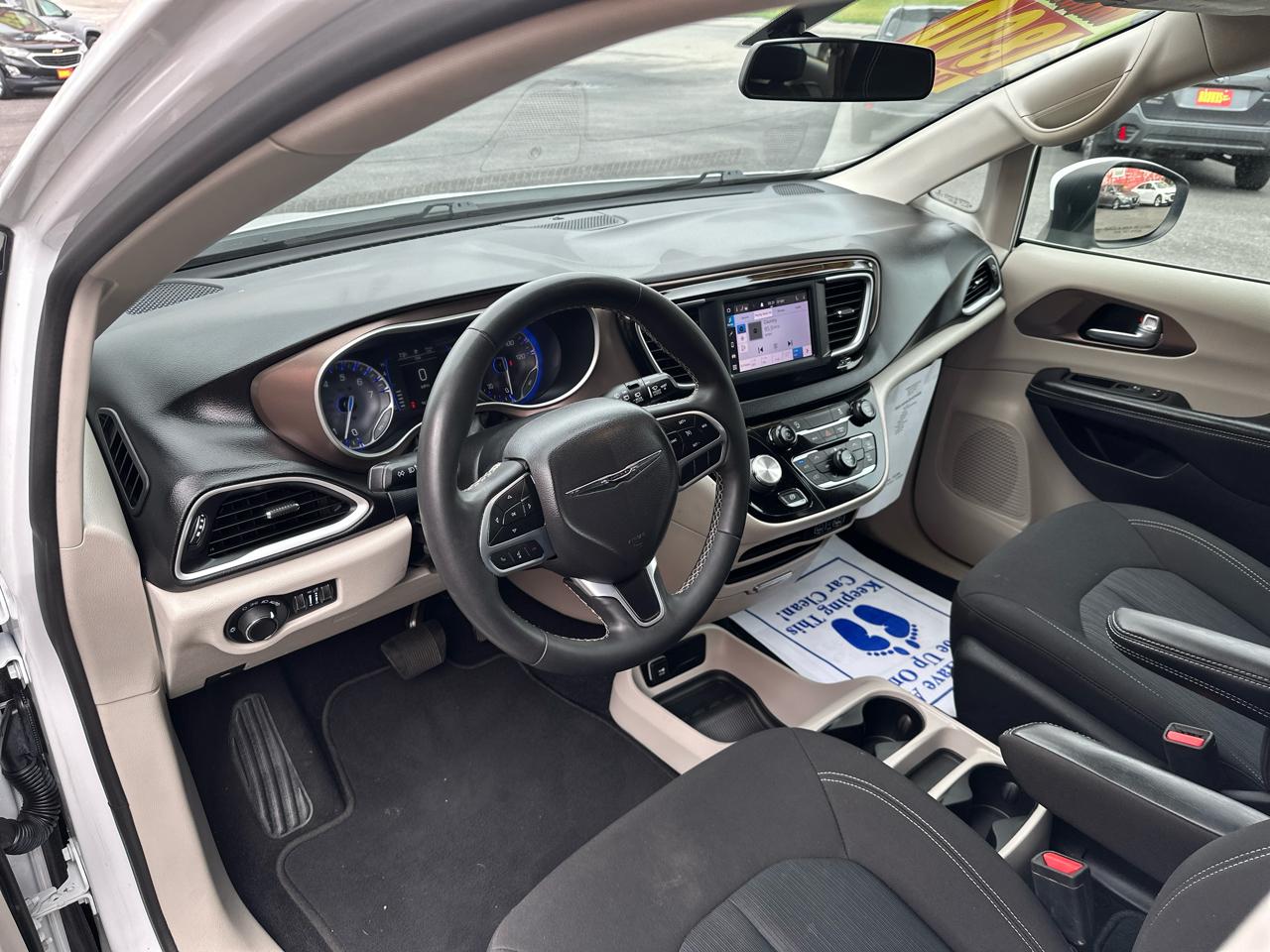 Chrysler Voyager LX FWD 2022