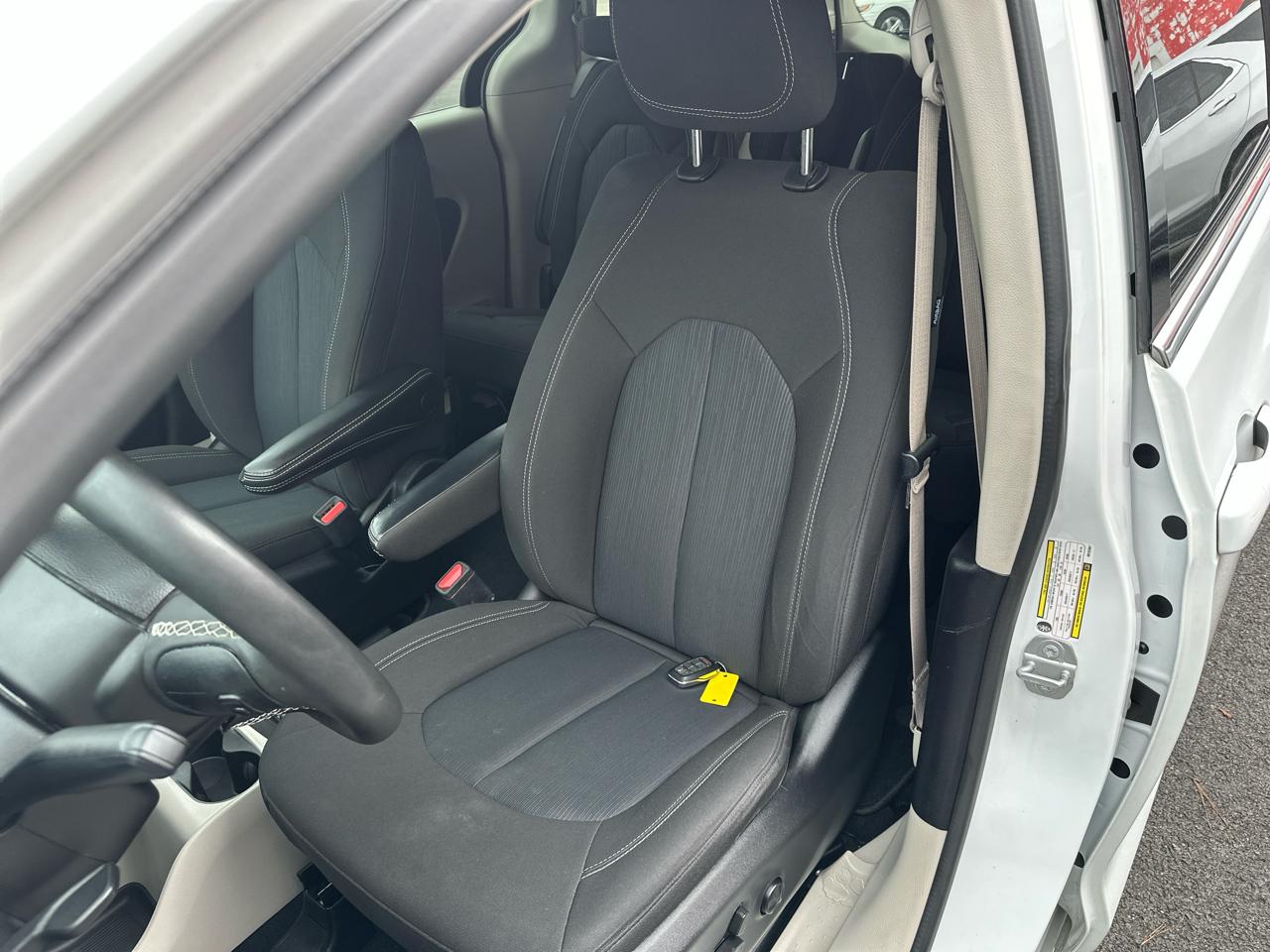 Chrysler Voyager LX FWD 2022