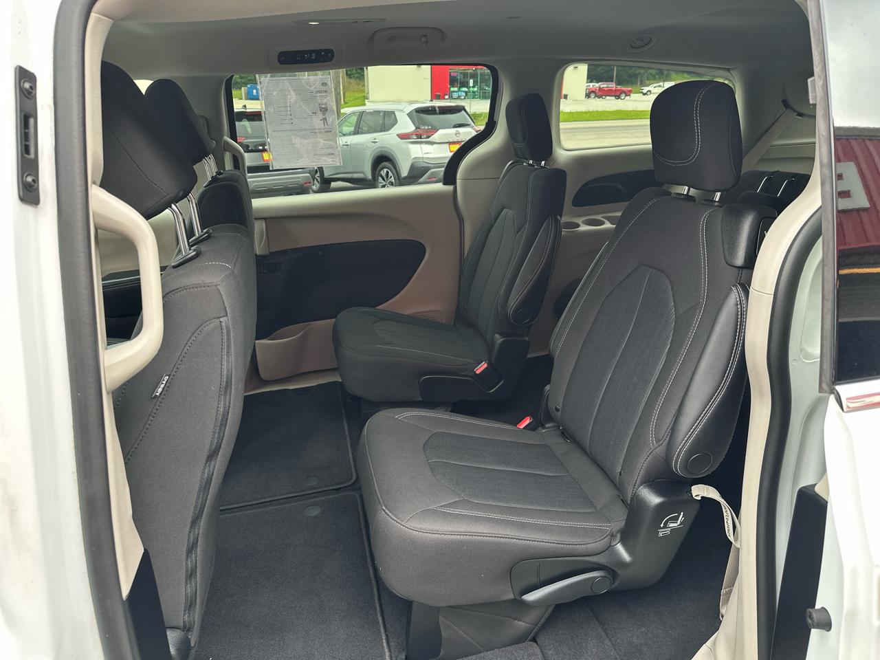 Chrysler Voyager LX FWD 2022