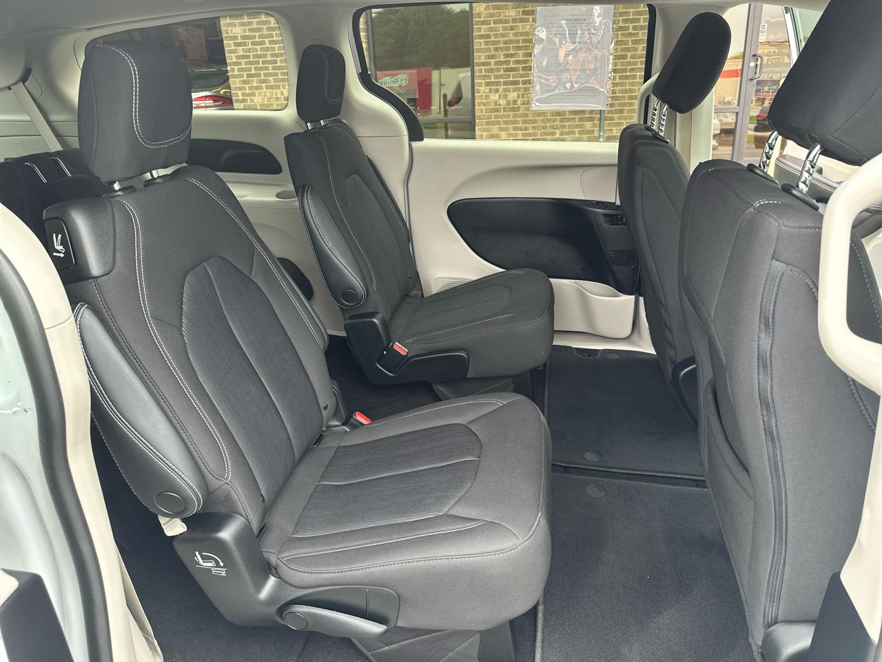Chrysler Voyager LX FWD 2022