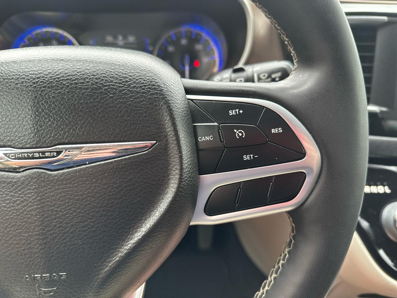 Chrysler Voyager LX FWD 2022