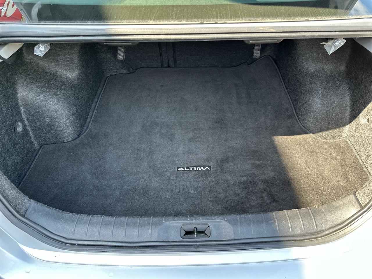Nissan Altima 2.5 SV Sedan 2024