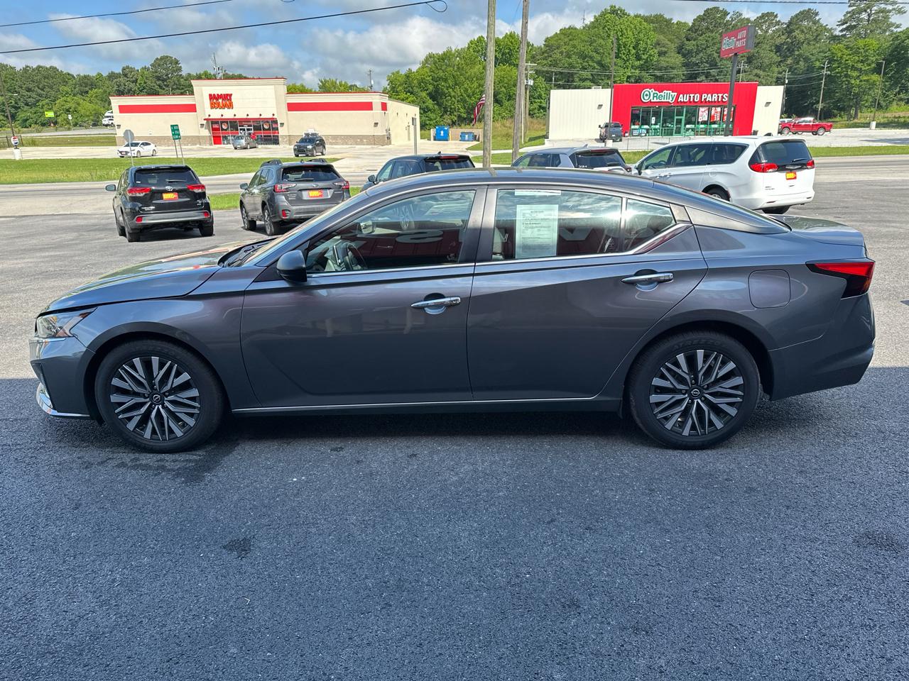 Nissan Altima 2.5 SV Sedan 2024
