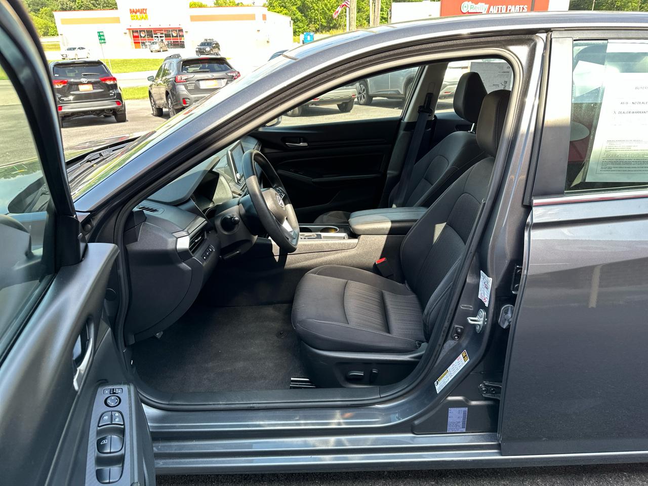 Nissan Altima 2.5 SV Sedan 2024