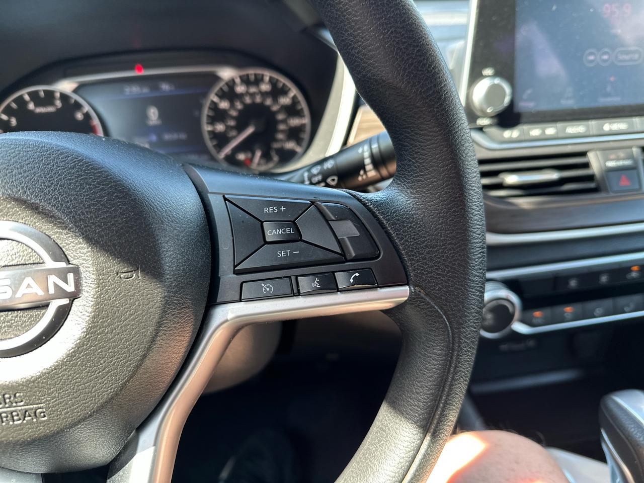 Nissan Altima 2.5 SV Sedan 2024