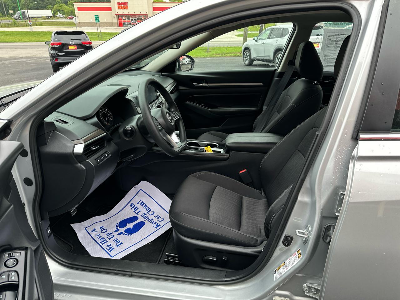 Nissan Altima 2.5 SV Sedan 2023
