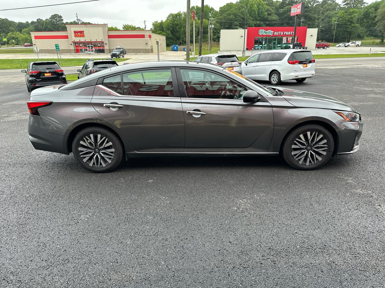 Nissan Altima 2.5 SV Sedan 2024