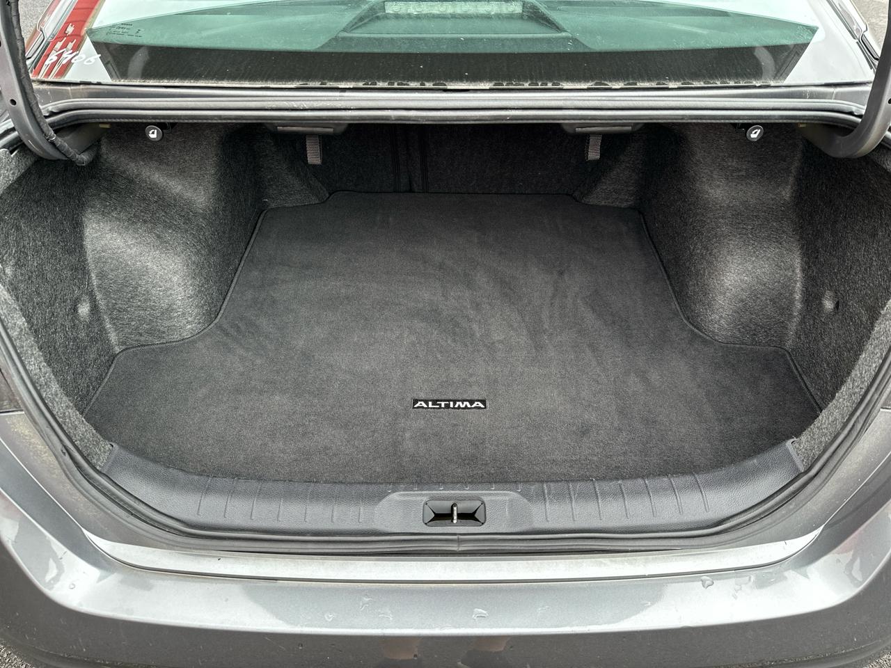 Nissan Altima 2.5 SV Sedan 2024