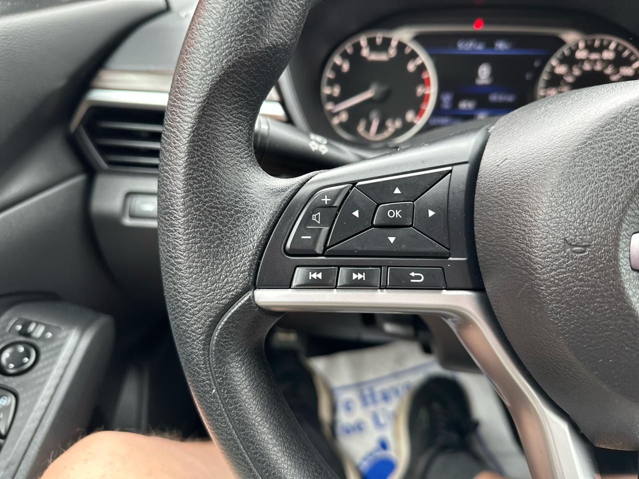 Nissan Altima 2.5 SV Sedan 2024