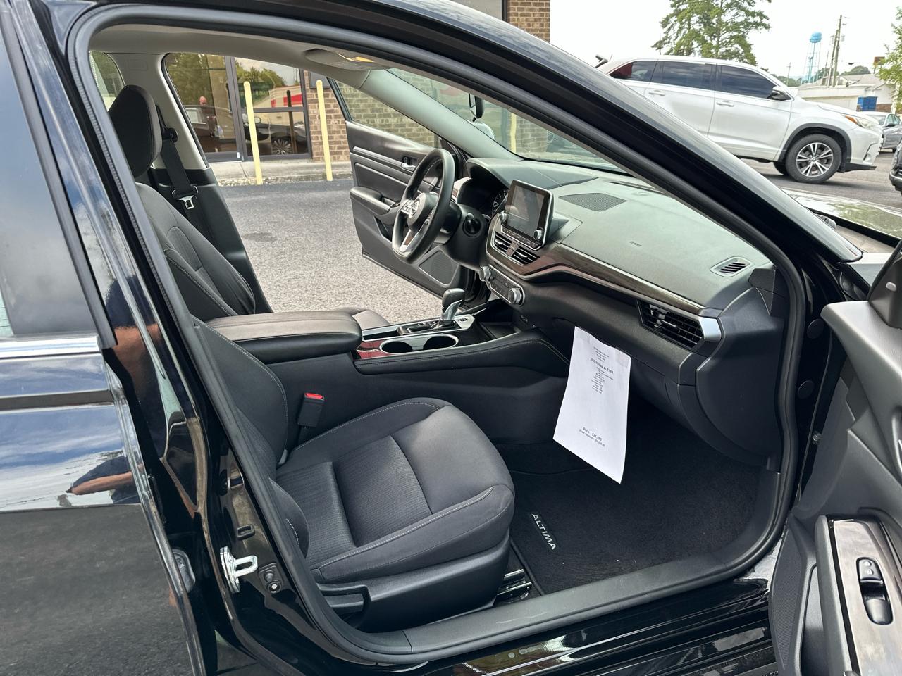 Nissan Altima 2.5 SV Sedan 2023